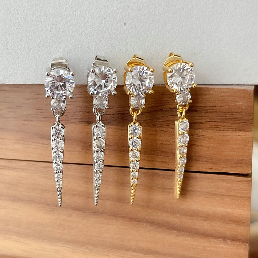 Short Arrow Pendant Earring