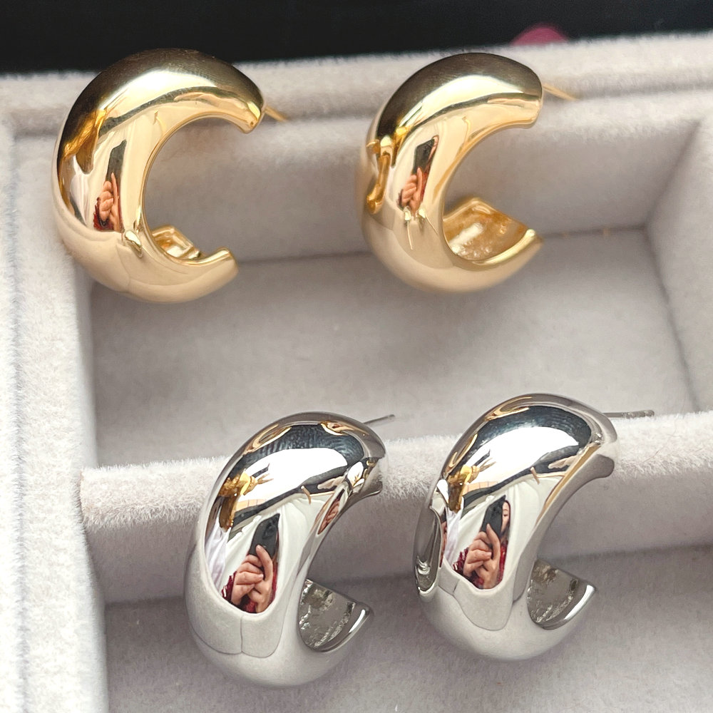 Plain Metal C-shaped Earrings