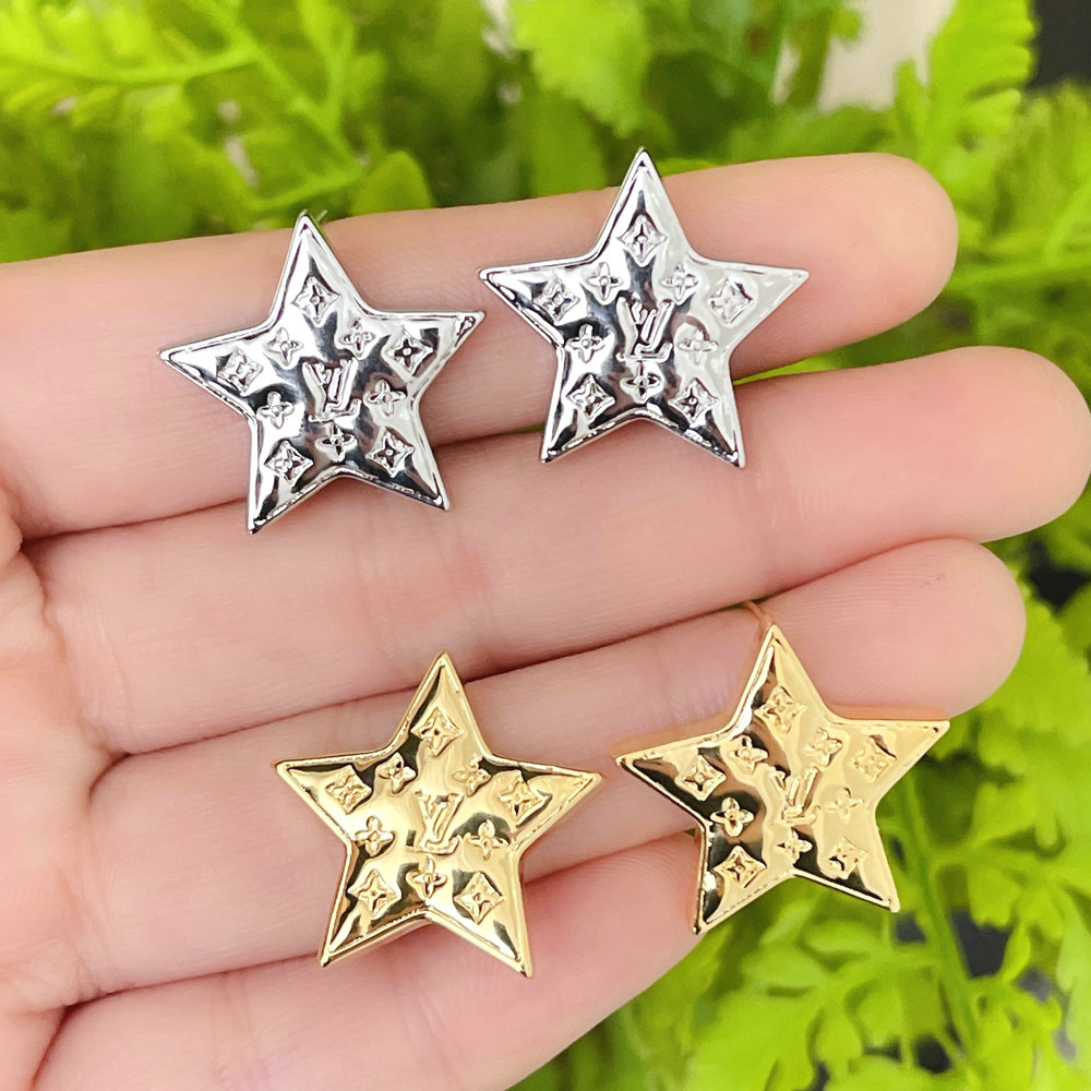 Star ear stud
