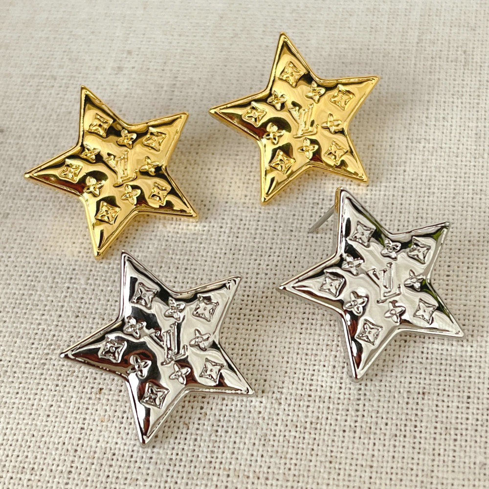 Star ear stud