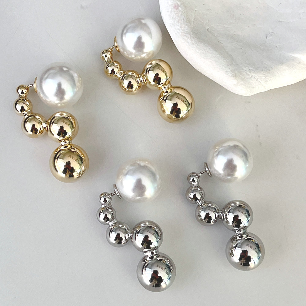 Gold ball s earring