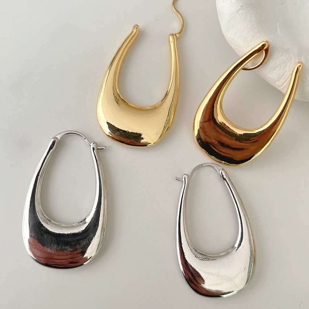Hollow U-shaped Earring