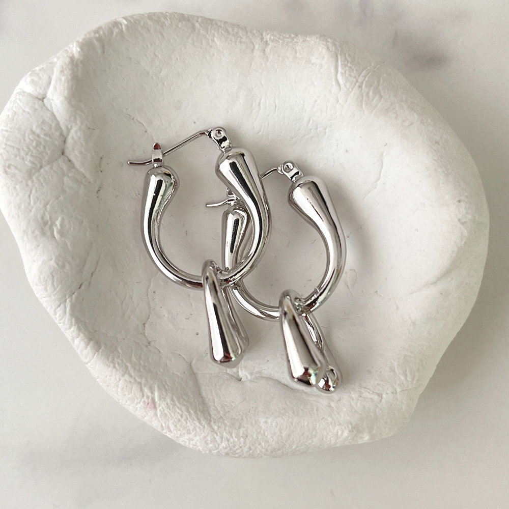 Metal U charm hoop earring