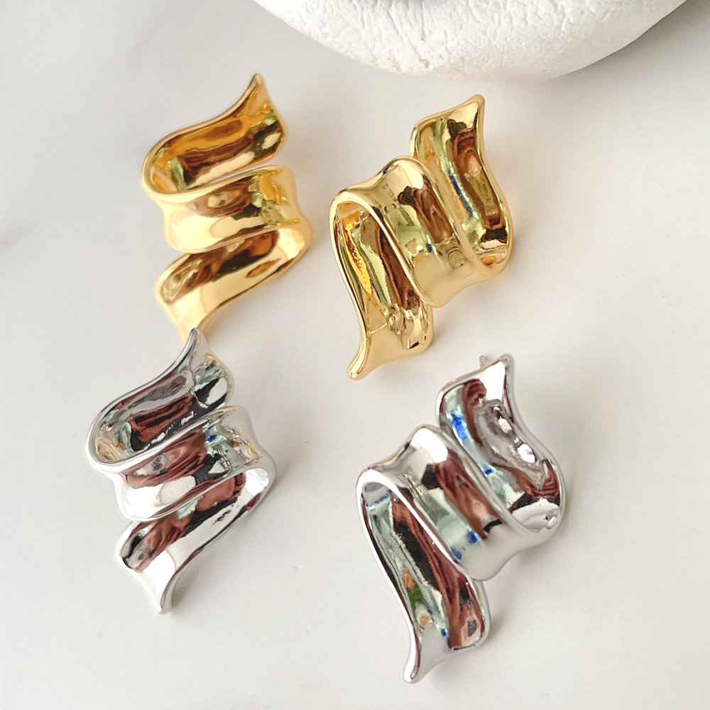 Metal S long ear stud
