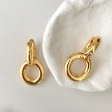 Metal round charm with round earring
