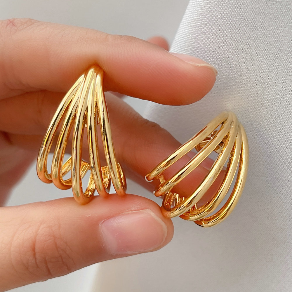 Fan shaped metal Earring