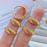 Smooth metal twist adjustable ring
