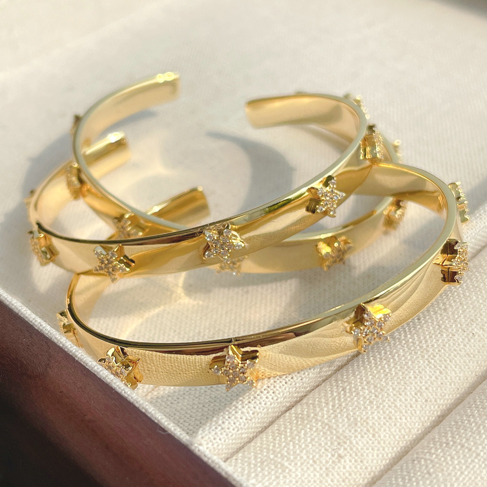 Pave full star bangle