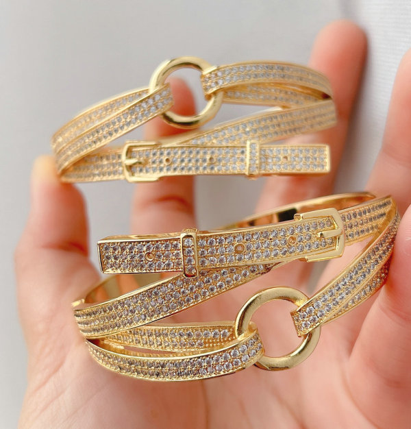 Pave zircon fine bangle