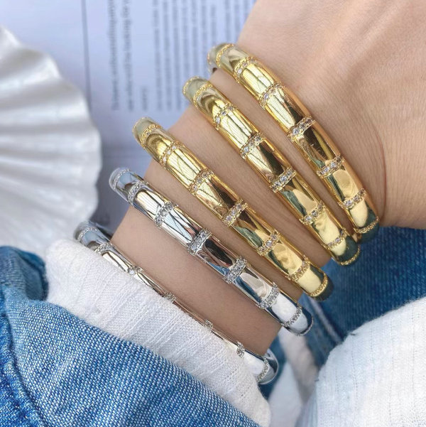 Fashion pave cuff