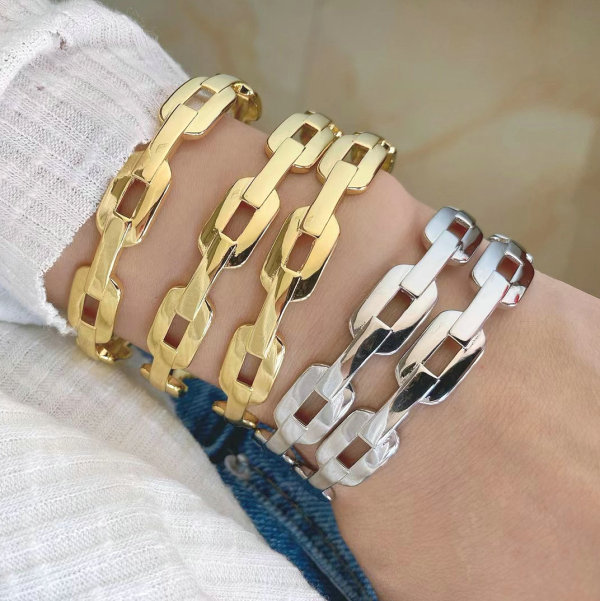 Plain chain cuff