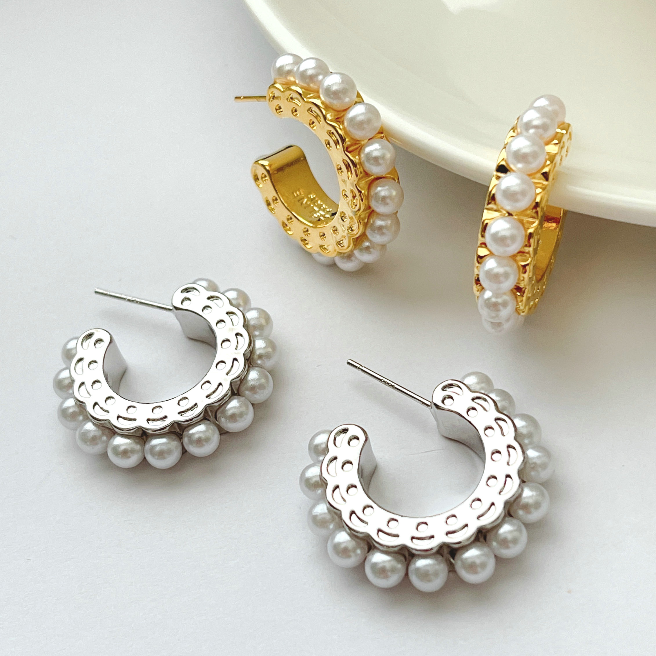 Semicircular C-shaped Pearl Earring CMEYSL-2376948