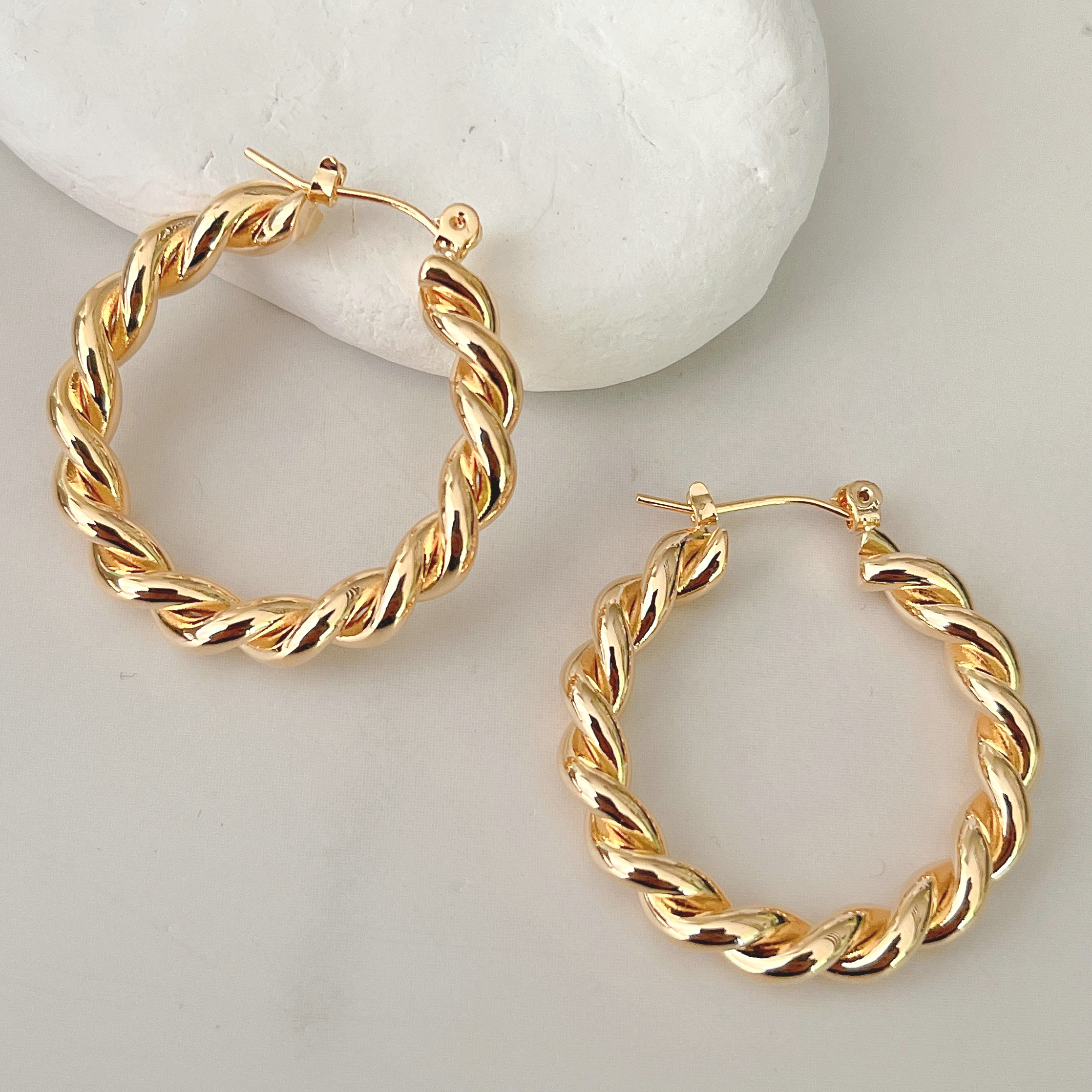 Gold Plated Twist Hoop Earring CMEADL-2376956