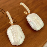 Square fresh water pearl earring