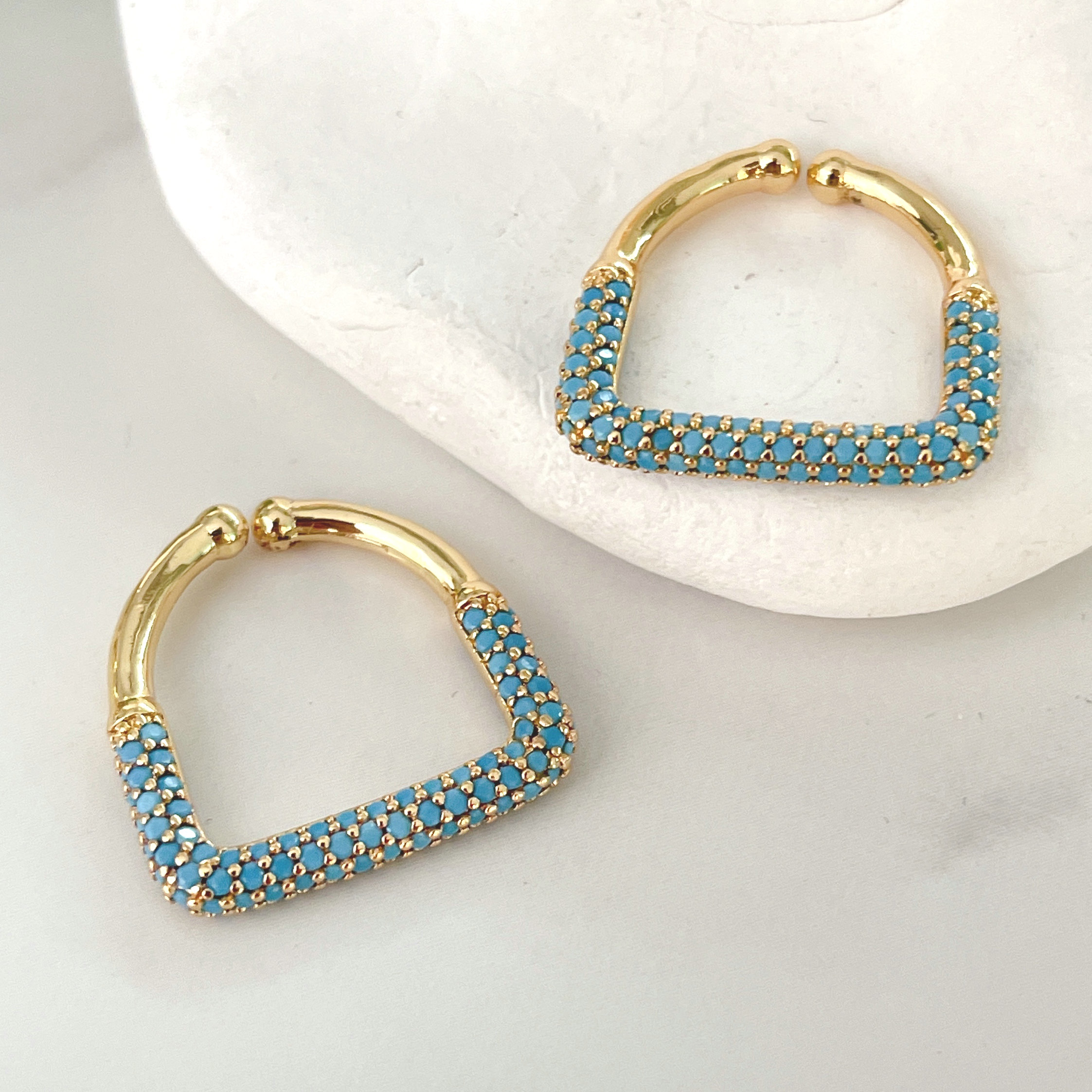 Turquoise stone long ring