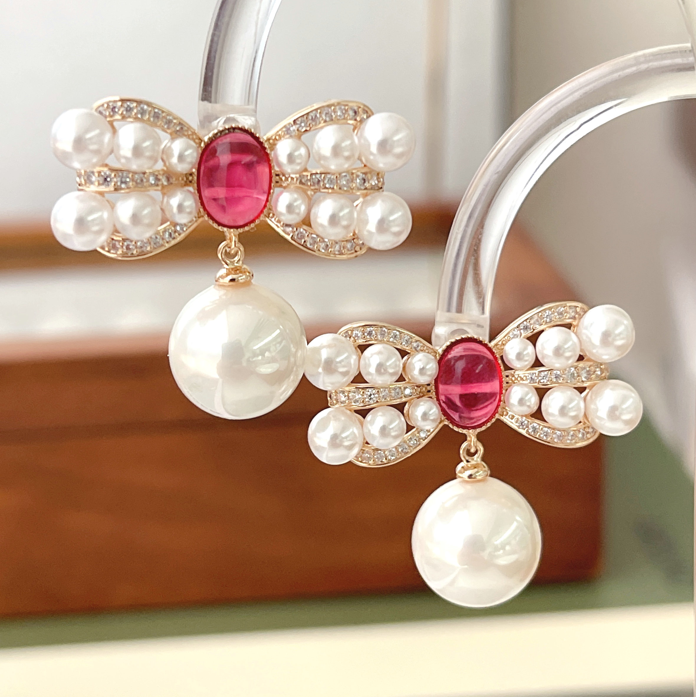 Bow Pearl Earrings