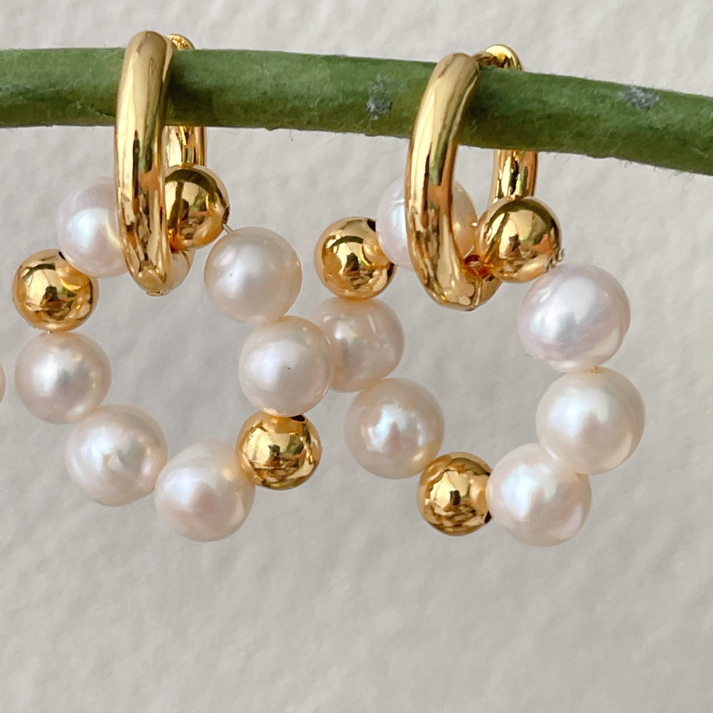 Round Fresh Water Pearl Charm Hoop Earrings CMEDYX-2399435