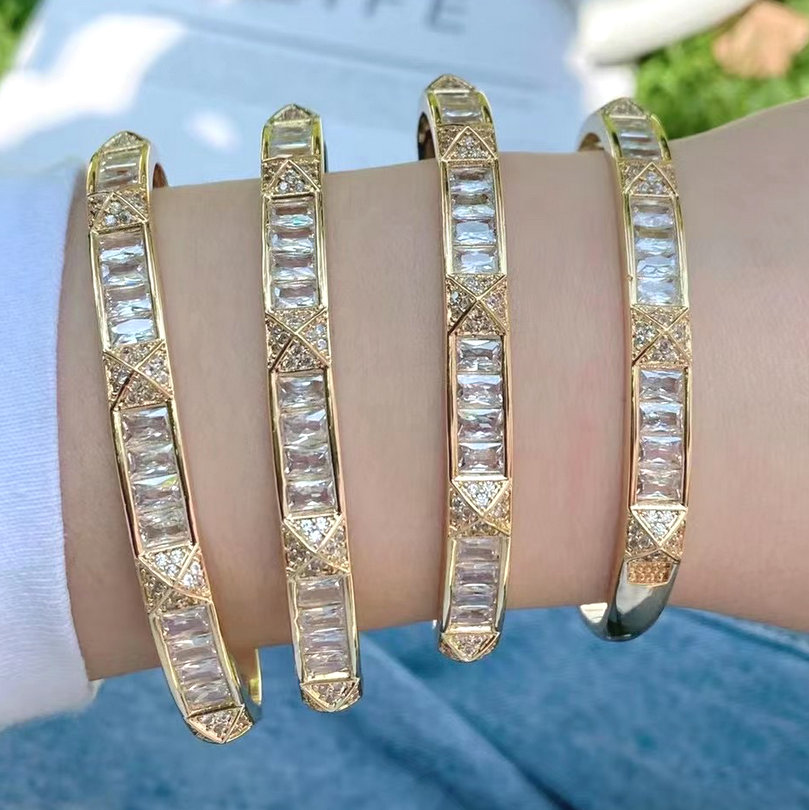 Fashion Rivet Zircon Cuff