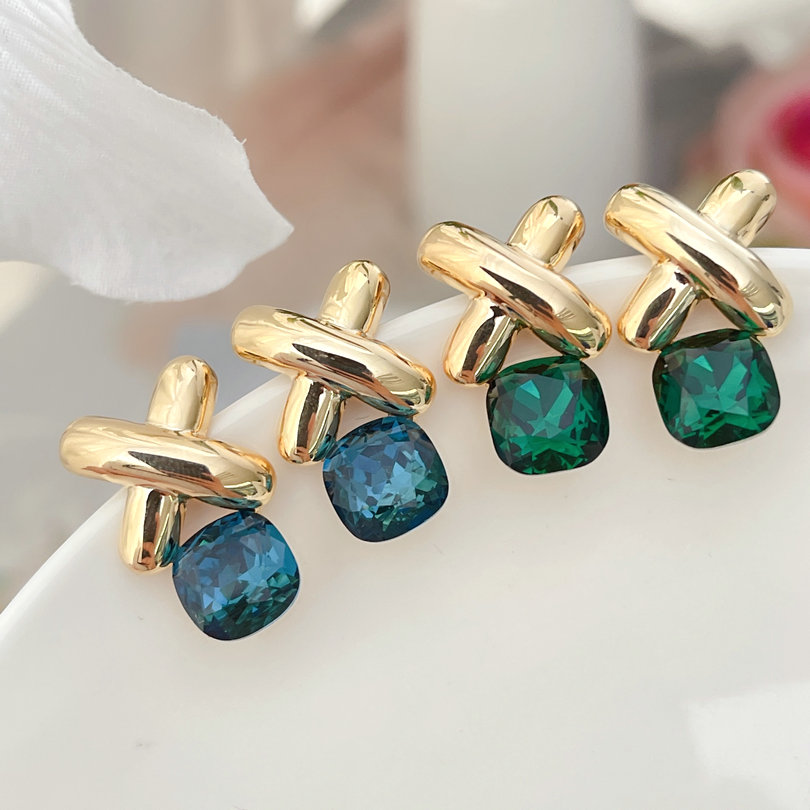Cross Earrings with square stone CMEADL-2402959