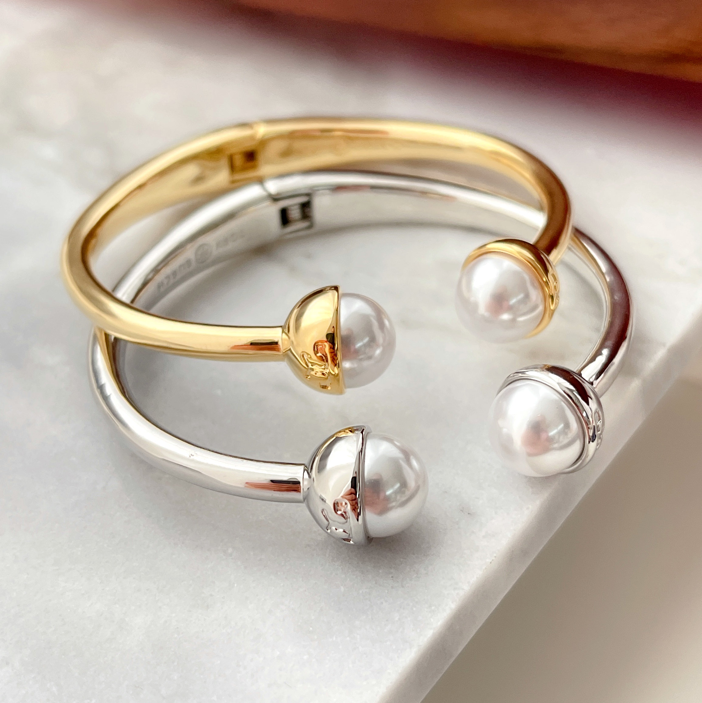 Fashion Metal Pearl Bangle