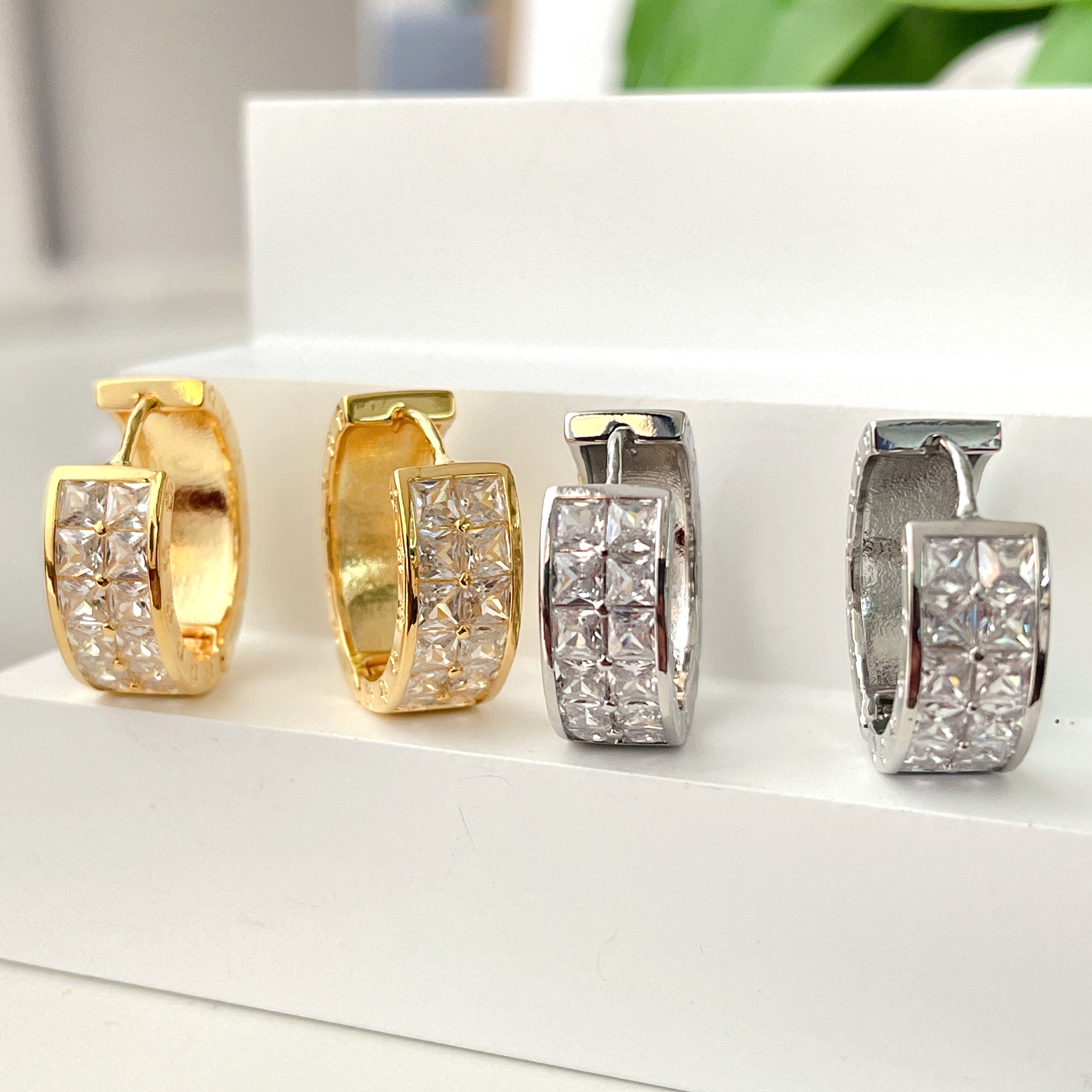 Fashion Zircon Hoop Earrings CMEXW-2417689