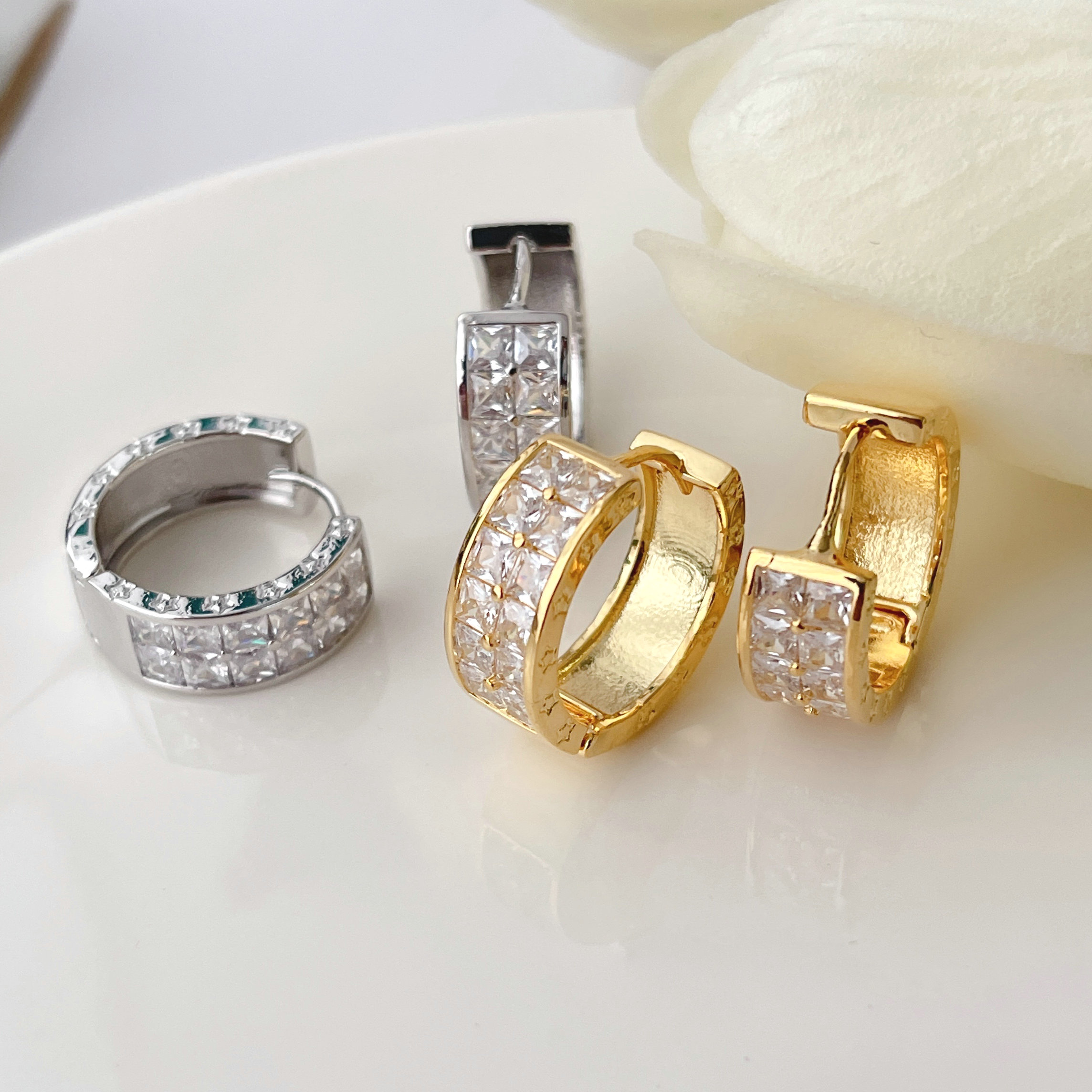 Fashion Zircon Hoop Earrings CMEXW-2417689