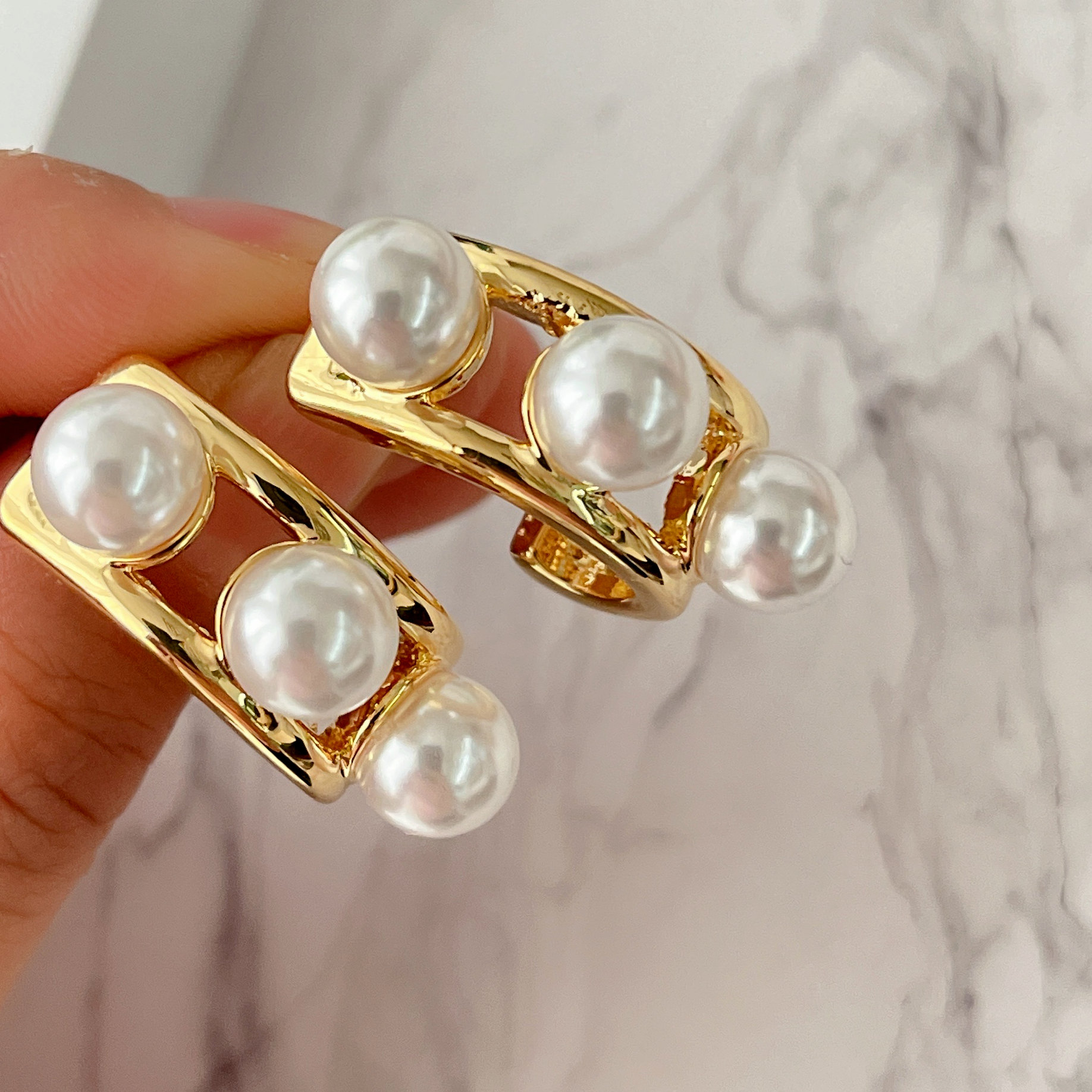 Simple C Shape Pearl Earrings