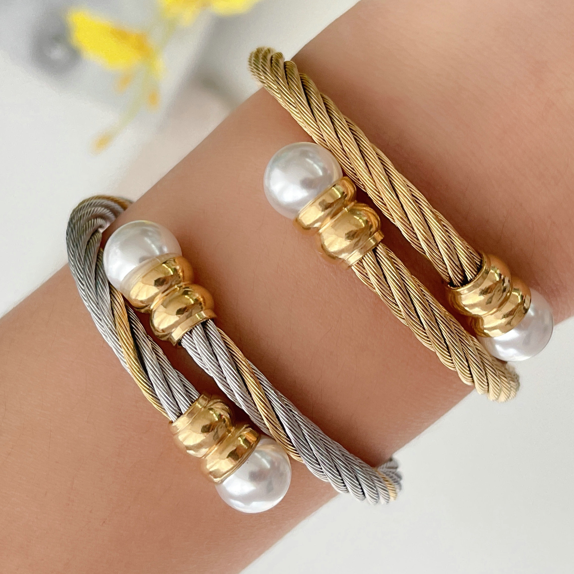 Stainless Steel twist bracelet with Pearl