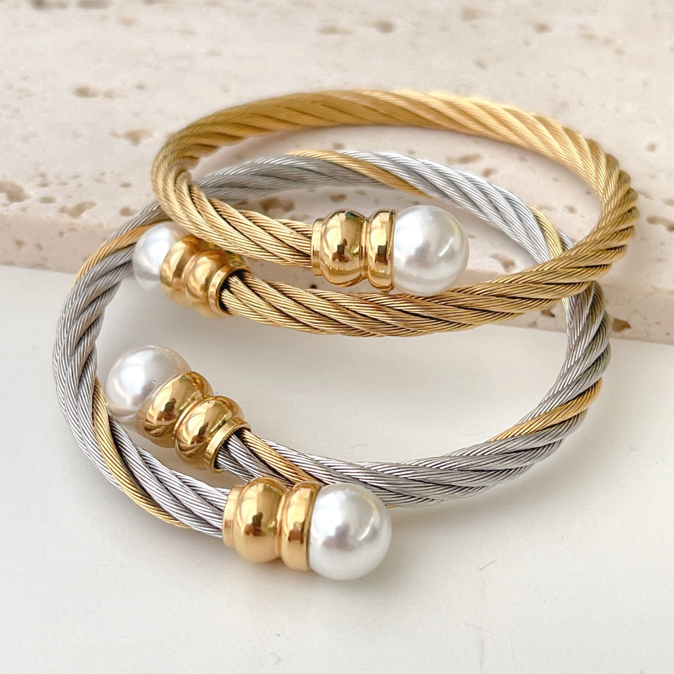 Stainless Steel twist bracelet with Pearl
