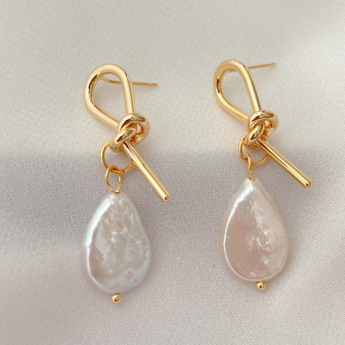 Pearl Drop Earrings CMEADL-2441008