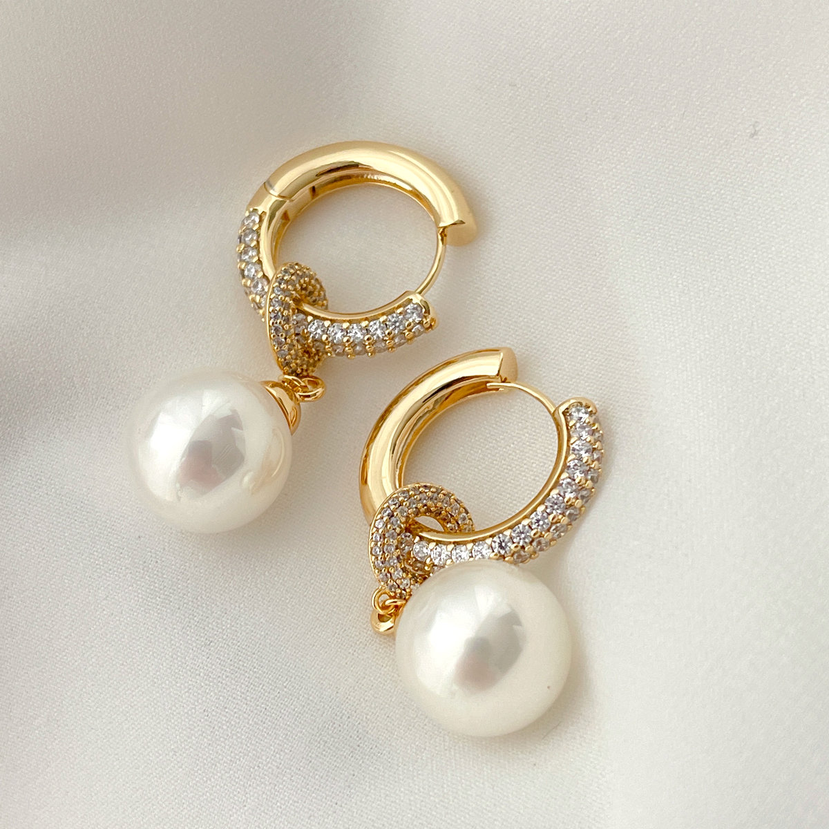 Round Pearl Drop Earrings CMEADL-2441102