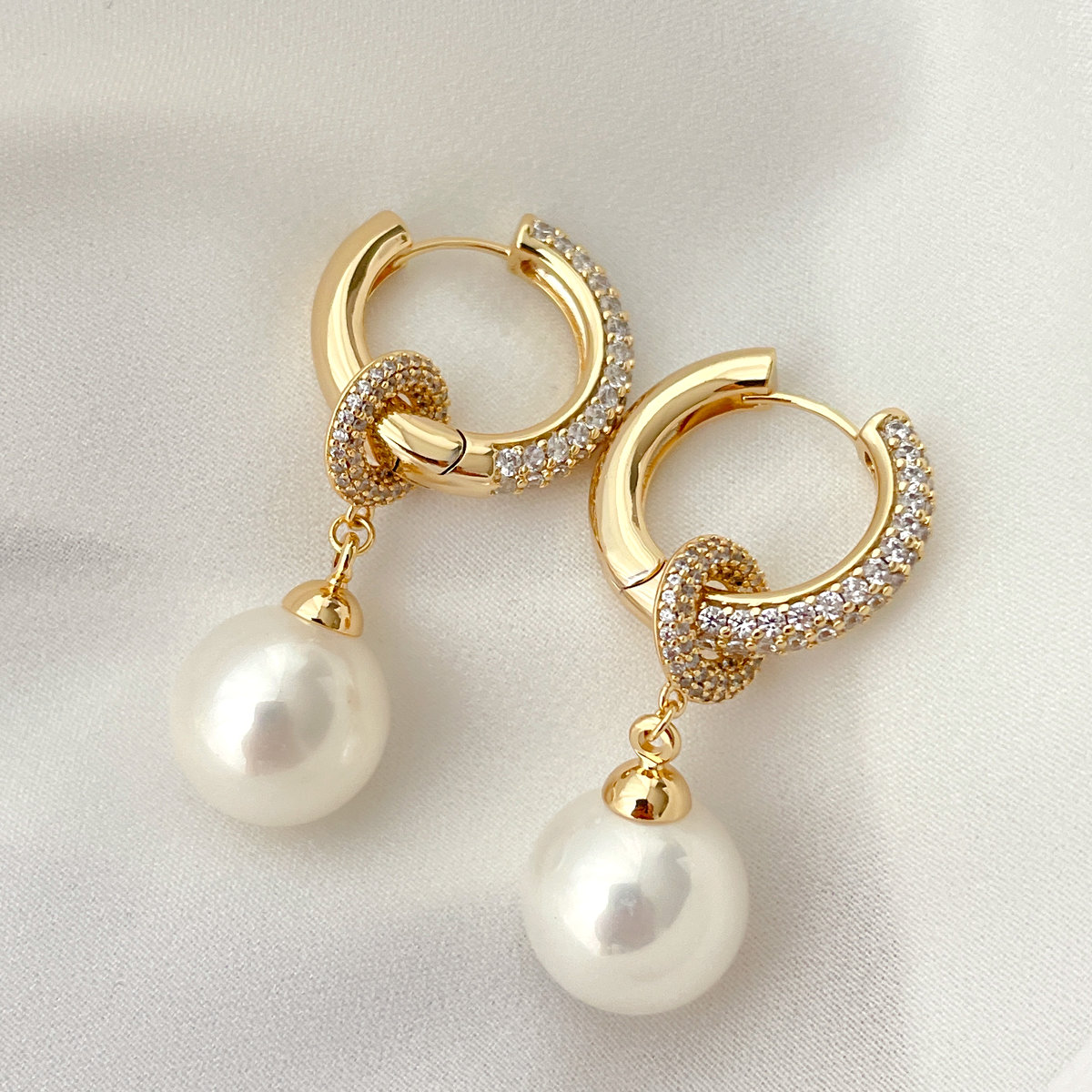 Round Pearl Drop Earrings CMEADL-2441102