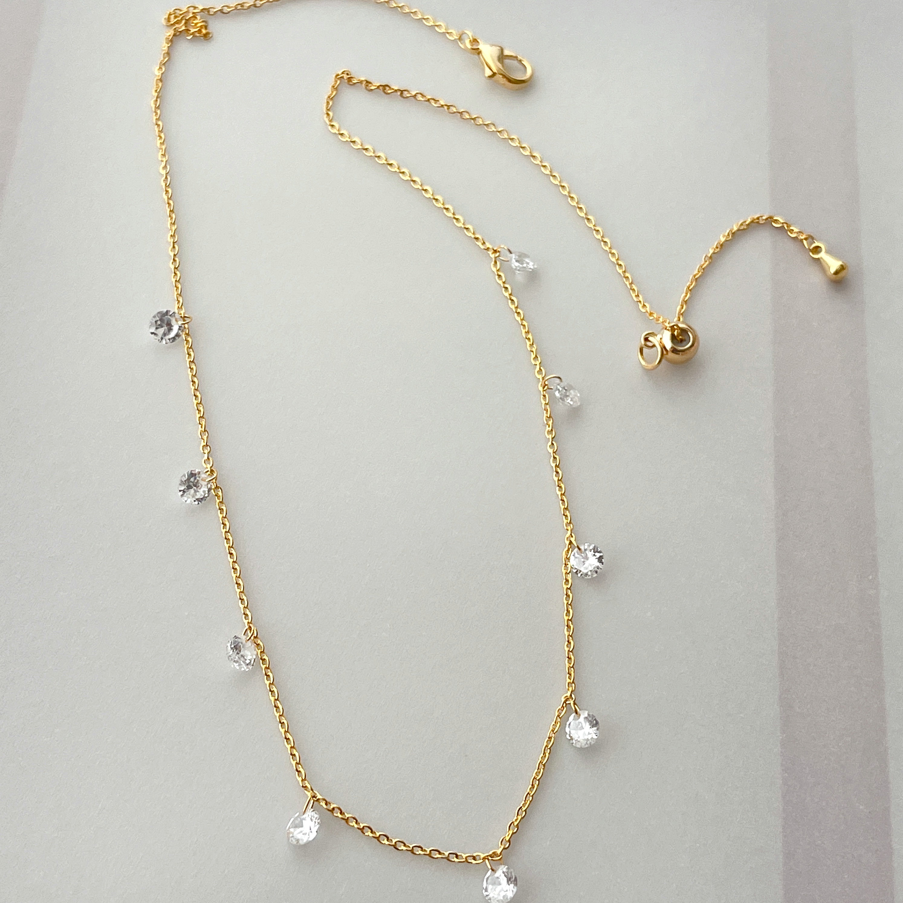 Clear Round Crystal Charm Nekclace