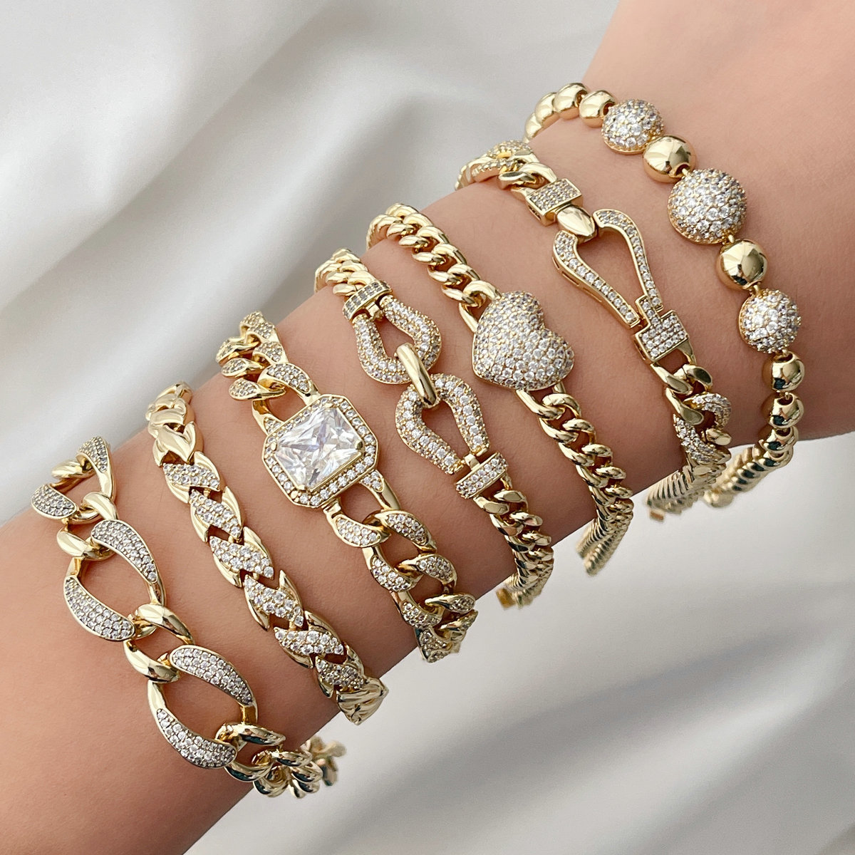 Fasion Pave Heart Chain Bracelet
