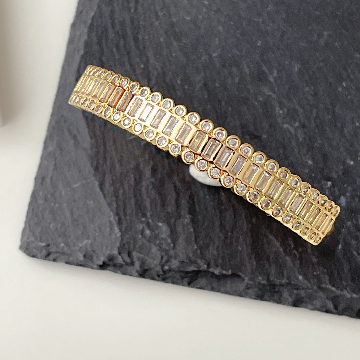 Fashion pave bangle