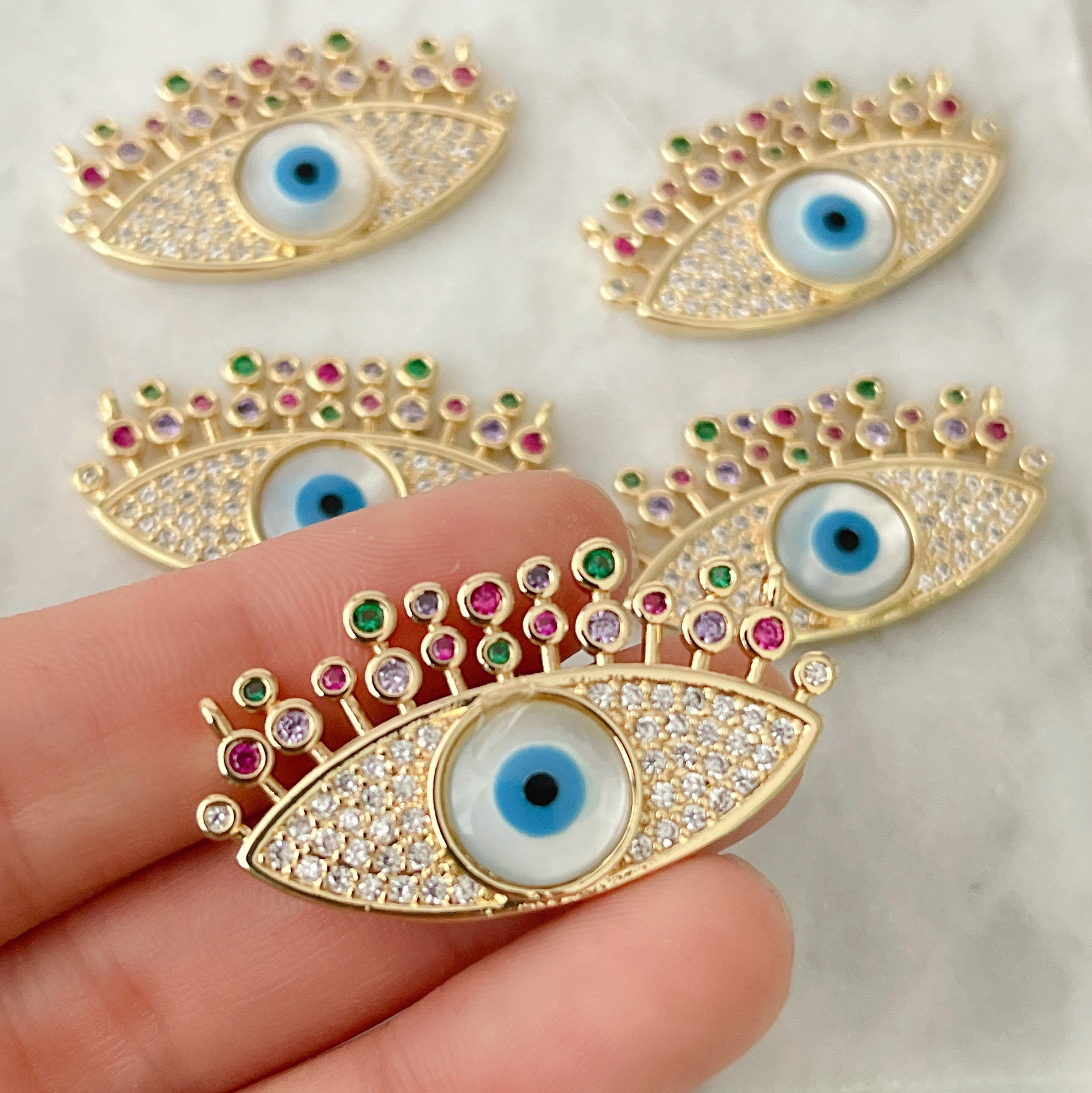 Mop Evi Eye Pendant