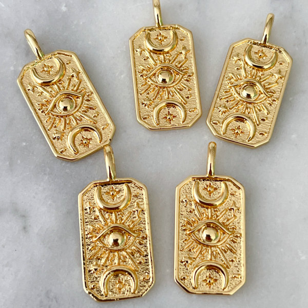 Eys Square Charm