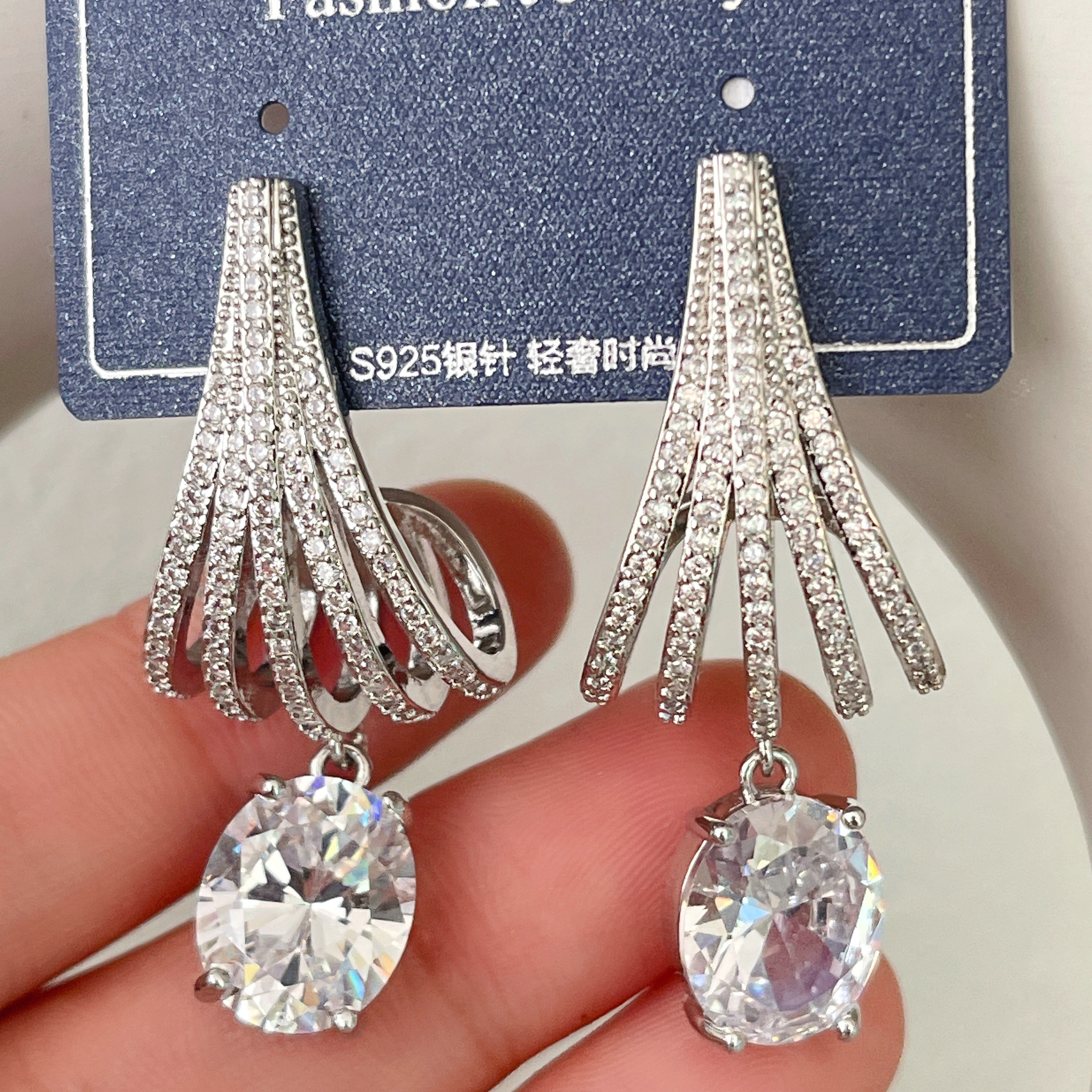 Fan Earrings With Round Zircon Pendant