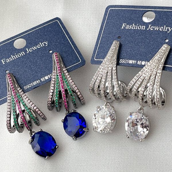 Fan Earrings With Round Zircon Pendant