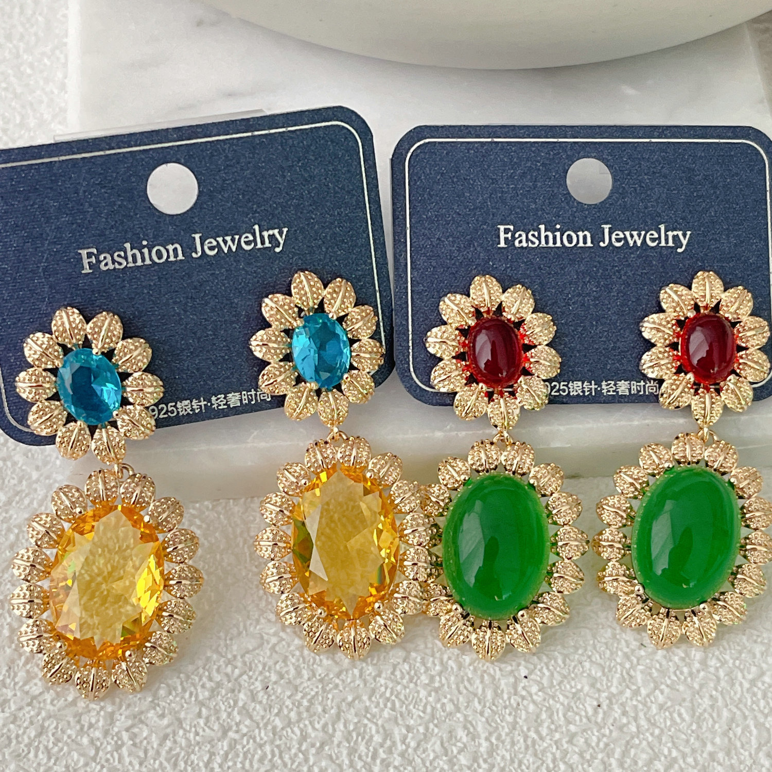 Oval Pendant Flower Earrings