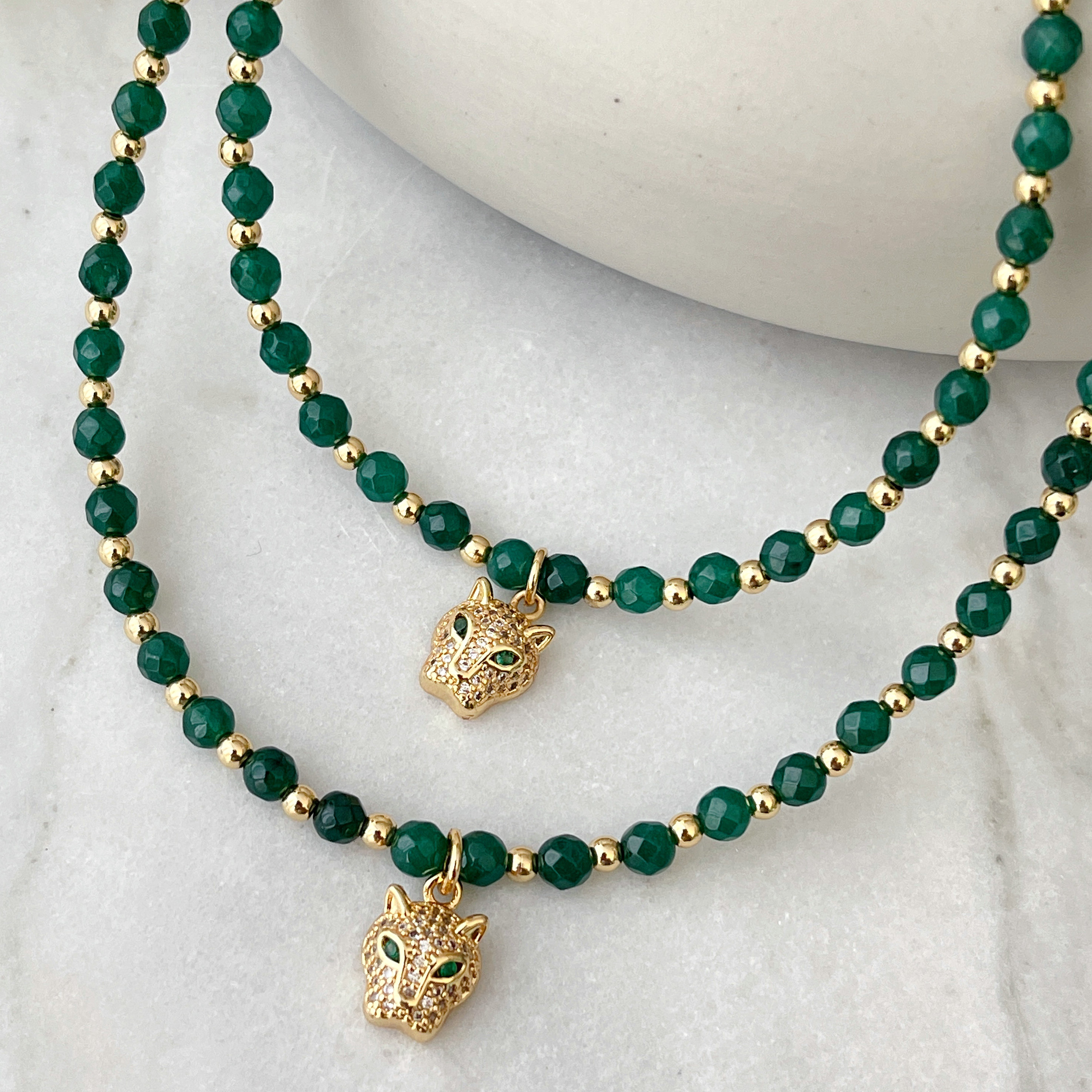 Green Gemstone Nekclace With Tiger Pendant