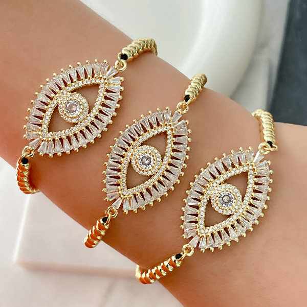 Big white Eye Bracelet With Black Thead