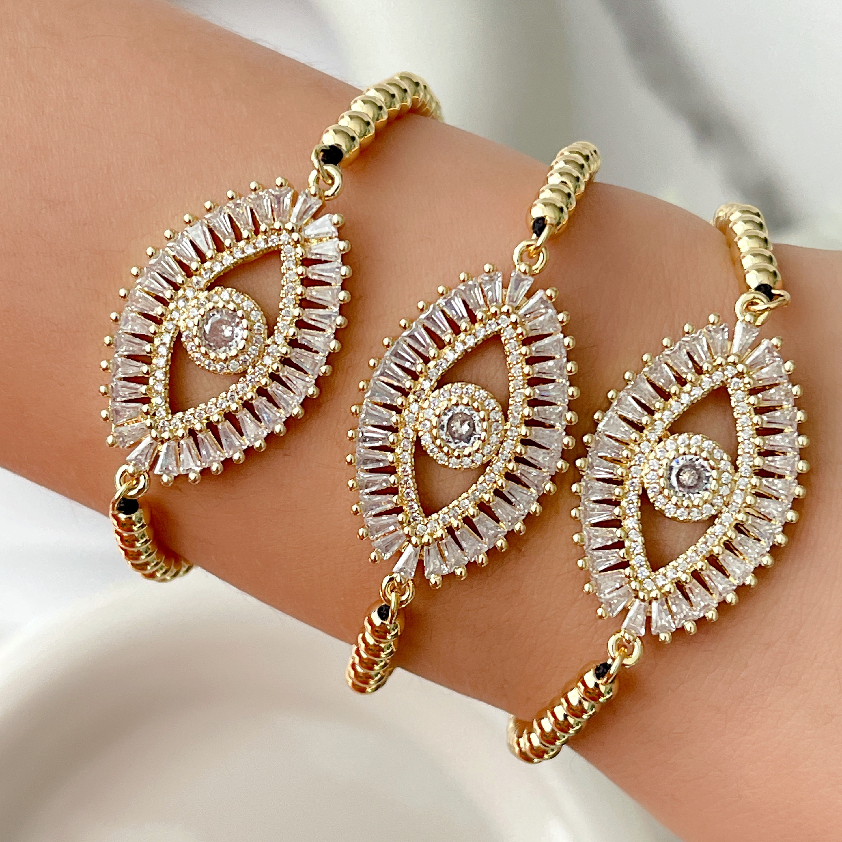 Big white Eye Bracelet With Black Thead