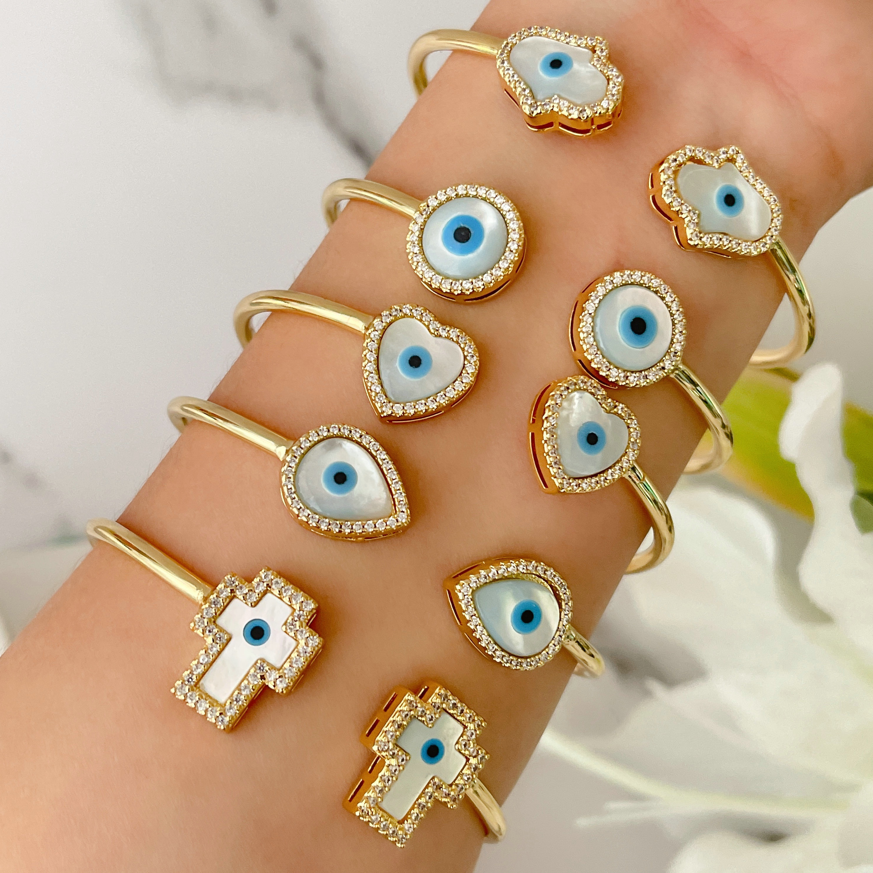 Shell Eye Bracelet