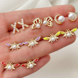 Glass Pearl Bee Stud
