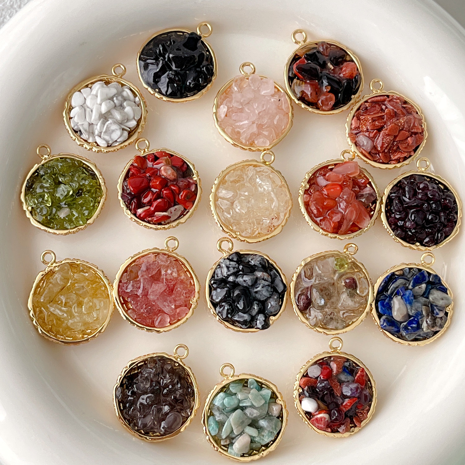 Round Gemstone Penndat