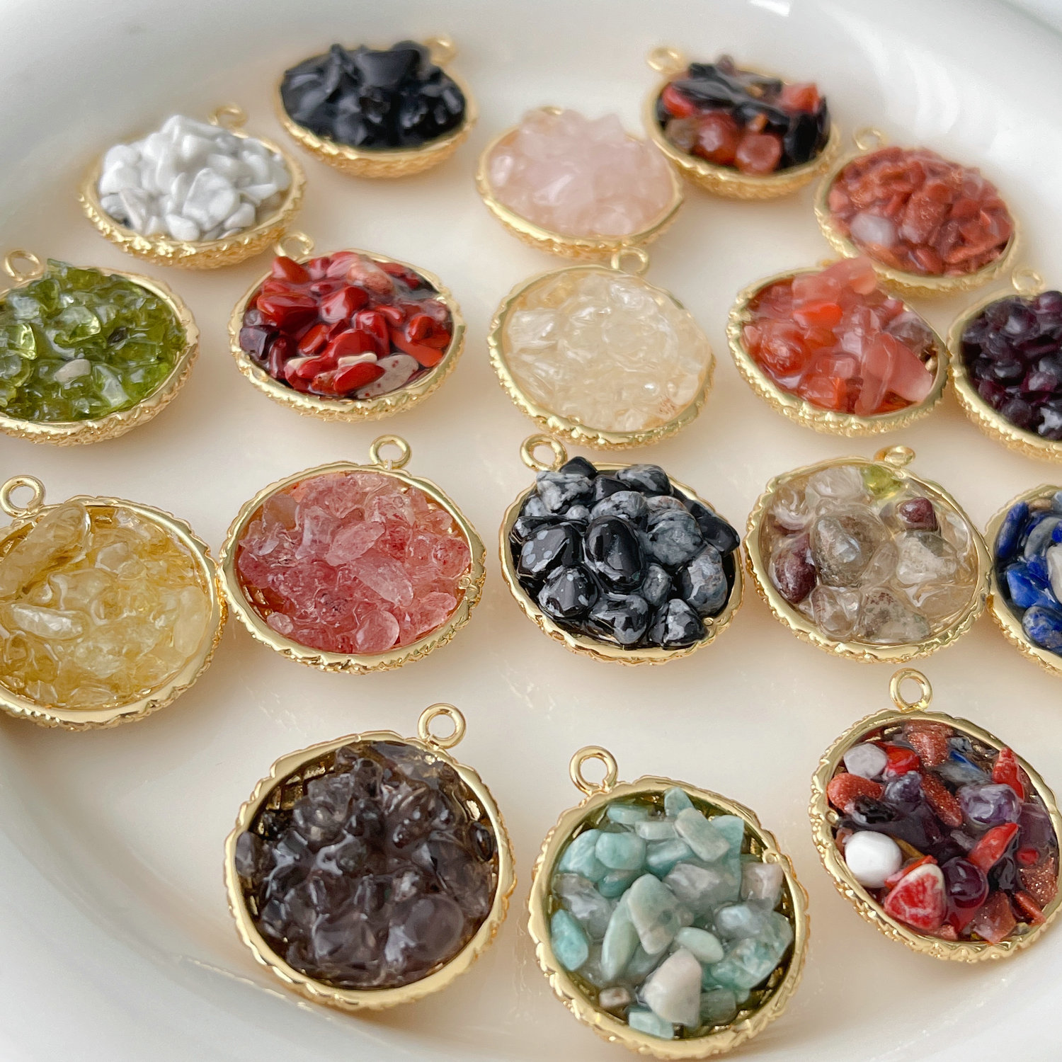 Round Gemstone Penndat