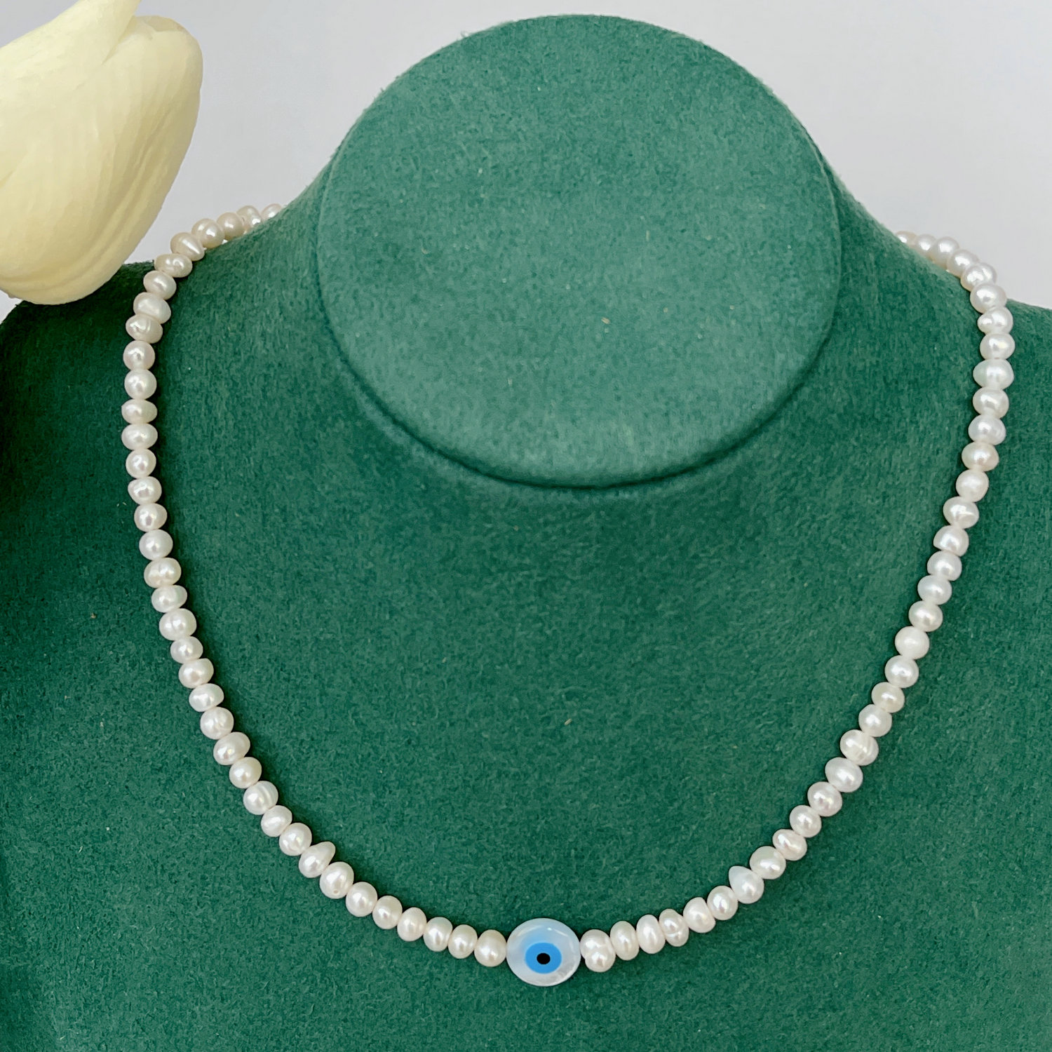 Shell Mop Eye Fresh Water Pearl Necklace