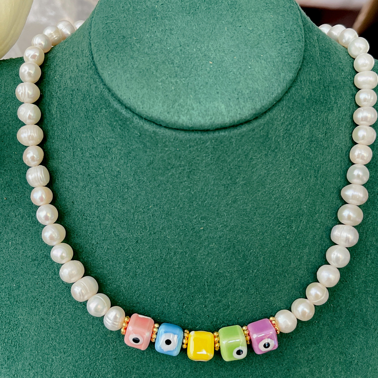 Square Eye Pearl Necklace