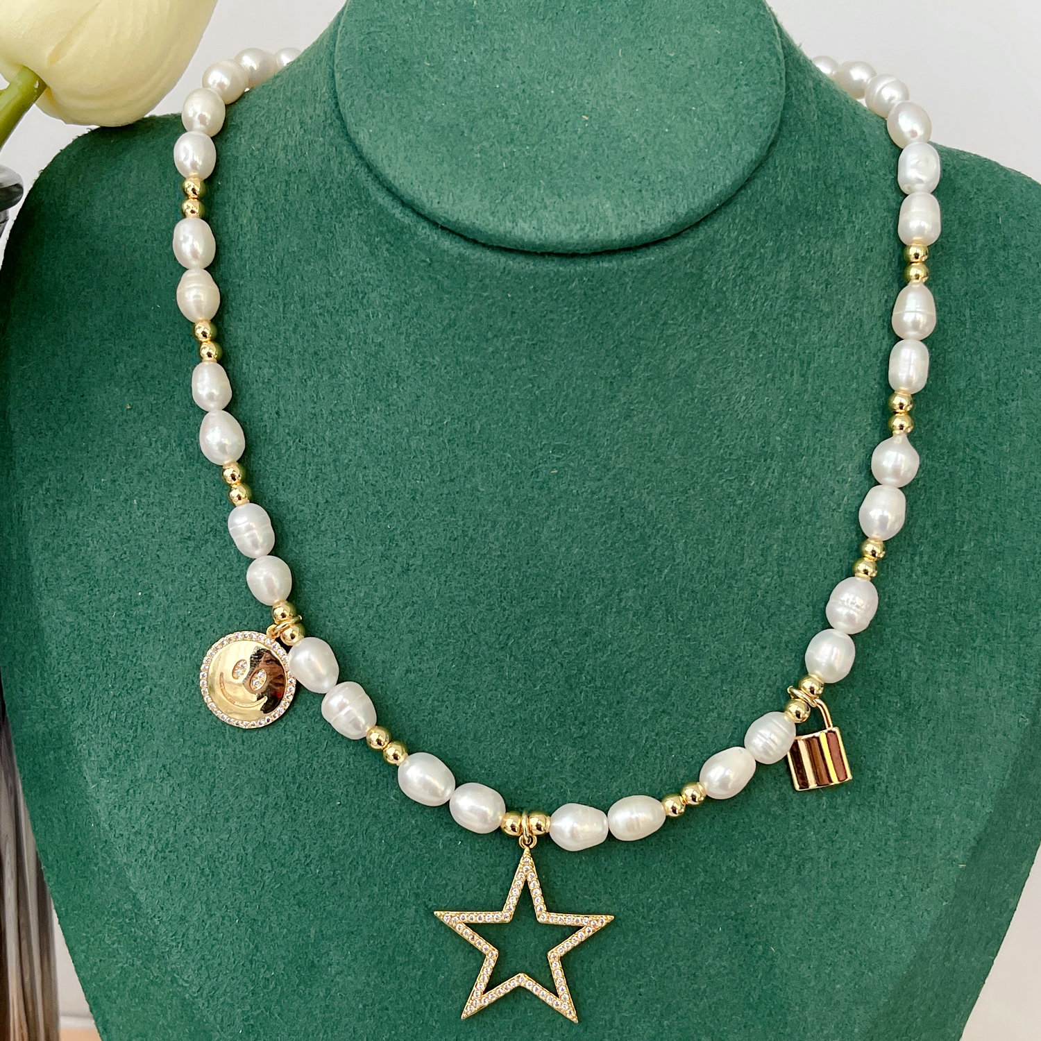 Star Charm Pearl Necklace
